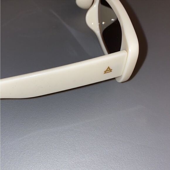 AIRE NWT Ceres V2 Rectangular Slim Sunglasses in Ivory White & Hazel Pink Tint - Picture 9 of 9